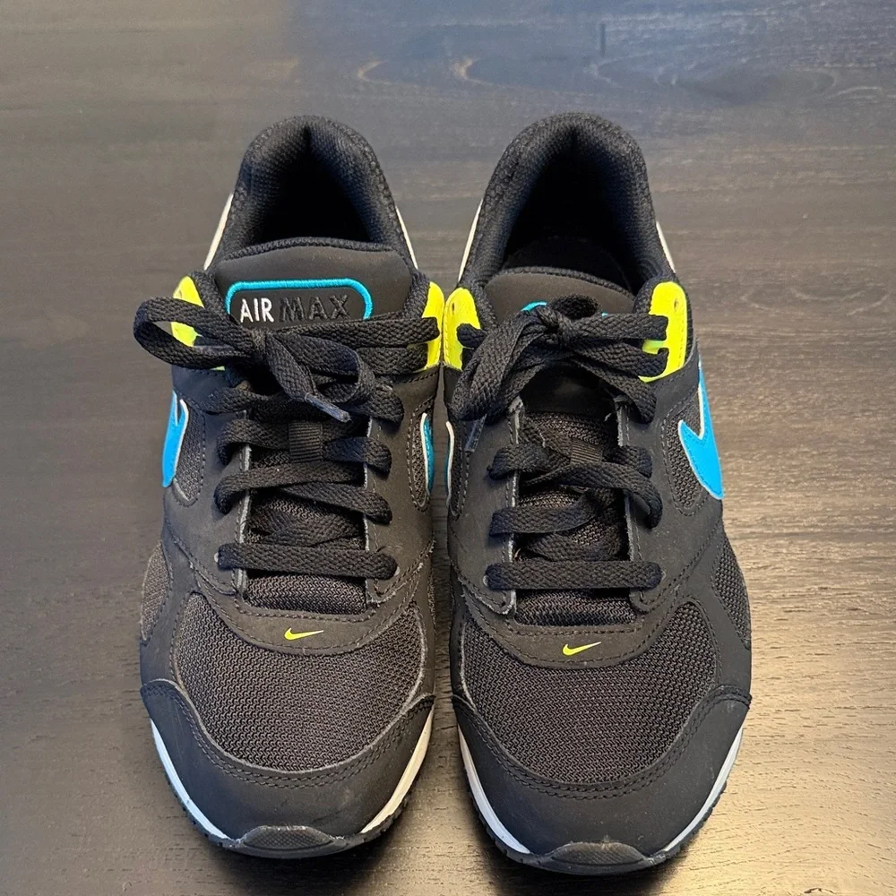 Nike Air Max IVO Sneakers - Black